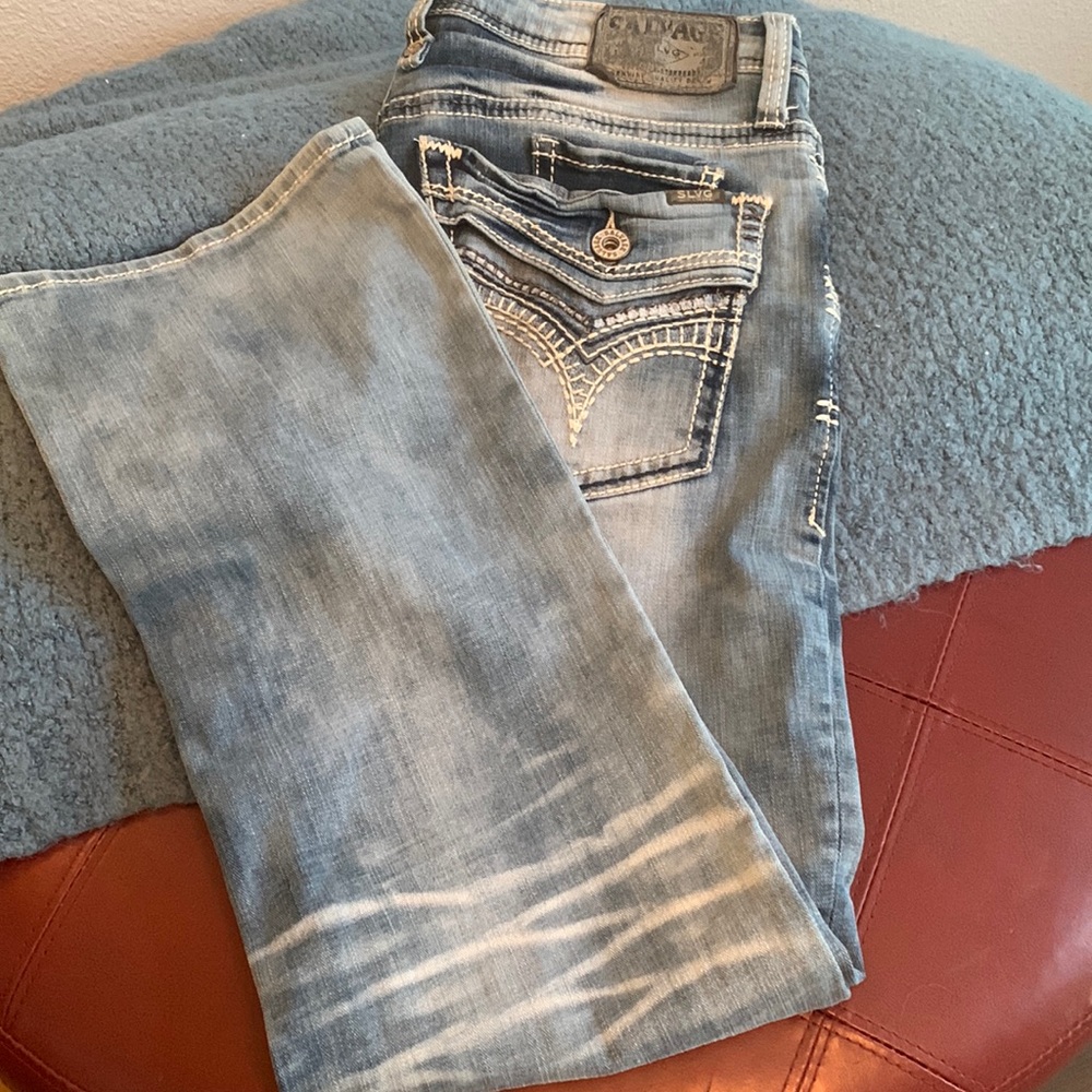 Lightly distressed 5 pocket jeans